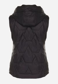 Born2be - Czarna Kamizelka z Pikowanymi Przeszyciami i Odpinanym Kapturem Delastris. Okazja: na co dzień, na spacer. Kolekcja: plus size. Kolor: czarny. Materiał: jeans. Styl: casual, elegancki #7