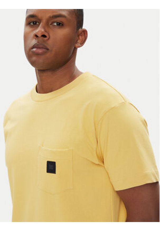 DC Shoes T-Shirt ADYKT03246 Żółty Regular Fit. Kolor: żółty. Materiał: bawełna