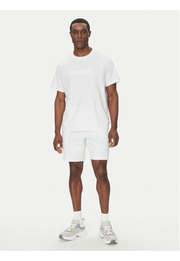 Michael Kors T-Shirt CF4529H1V2 Biały Regular Fit. Kolor: biały. Materiał: bawełna