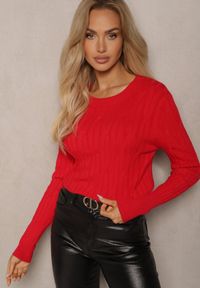 Renee - Czerwony Sweter z Wiskozą i Ozdobnym Splotem Saviana. Okazja: na co dzień. Kolor: czerwony. Materiał: wiskoza. Wzór: ze splotem. Styl: casual, elegancki