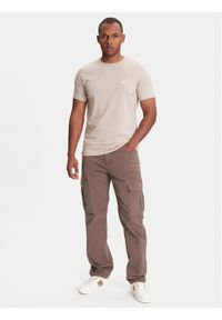 Guess T-Shirt M4GI70 KC9X0 Beżowy Slim Fit. Kolor: beżowy. Materiał: bawełna
