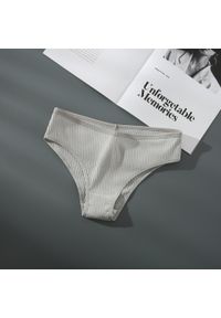 Intica - Figi z prążkowanego materiału średni stan Betti. Kolor: szary. Materiał: materiał, prążkowany