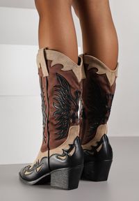 Renee - Czarne Botki Kowbojki na Stożku z Tłoczoną Cholewką Badilora. Kolor: czarny. Materiał: jeans. Szerokość cholewki: normalna. Obcas: na stożku. Wysokość obcasa: średni #4