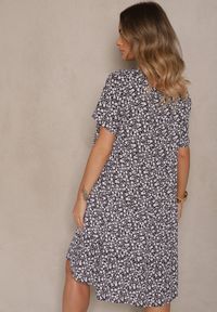 Renee - Czarna Rozkloszowana Sukienka z Bawełną w Kwiaty Mevazia. Okazja: na co dzień. Kolor: czarny. Materiał: bawełna. Wzór: kwiaty. Typ sukienki: proste. Styl: casual #5
