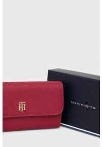TOMMY HILFIGER - Tommy Hilfiger portfel damski kolor bordowy. Kolor: czerwony. Materiał: materiał. Wzór: gładki #2