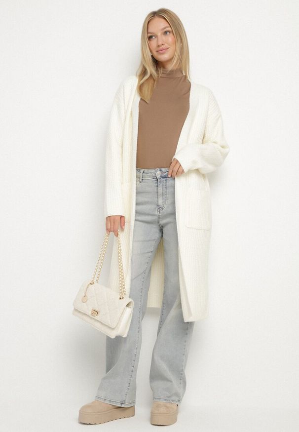 Born2be - Jasnobeżowy Niezapinany Kardigan z Bawełną o Długim Kroju Asorisse. Okazja: na co dzień. Kolor: beżowy. Materiał: bawełna. Długość: długie. Styl: casual, elegancki