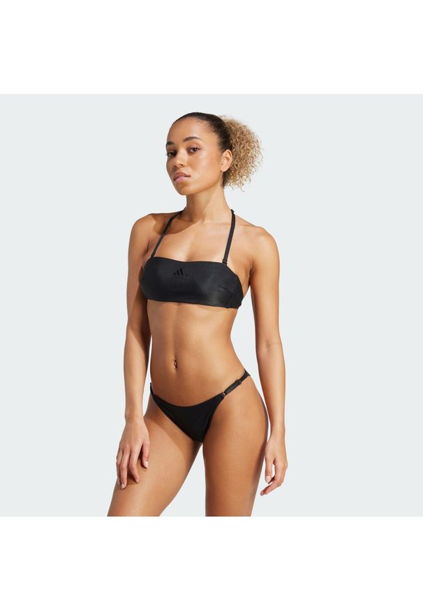 Adidas - Prążkowany top od bikini z wkładkami bandeau Iconisea. Kolor: czarny. Materiał: prążkowany