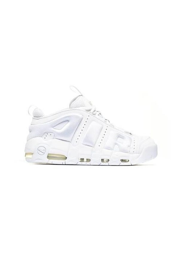 Buty do chodzenia męskie Nike Air More Uptempo Low. Zapięcie: sznurówki. Kolor: biały. Materiał: syntetyk, tkanina, materiał. Szerokość cholewki: normalna. Sport: turystyka piesza