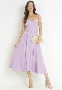 Born2be - Fioletowa Sukienka Wiązana na Szyi z Wiskozy Ellaze. Kolor: fioletowy. Materiał: wiskoza. Typ sukienki: rozkloszowane. Styl: wakacyjny #5