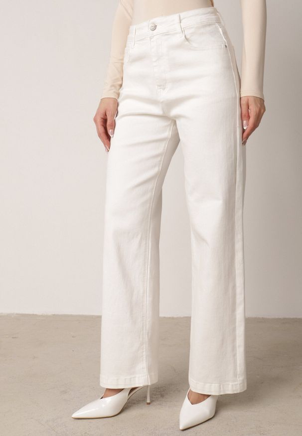 Born2be - Białe Szerokie Jeansy z Bawełny z Wysokim Stanem Dalinatea. Stan: podwyższony. Kolor: biały. Długość: długie. Wzór: gładki. Sezon: lato. Styl: klasyczny