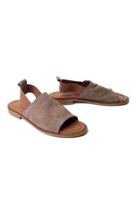 Artiker Relaks 58C2169 viosone suede, sandały damskie. Zapięcie: bez zapięcia. Kolor: brązowy. Materiał: nubuk #1