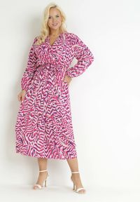 Born2be - Fuksjowa Kopertowa Sukienka Maxi z Wiązanym Paskiem Aprlia. Kolor: różowy. Materiał: materiał, tkanina, wiskoza. Typ sukienki: kopertowe. Długość: maxi #2