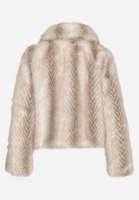 Born2be - Jasnobeżowa Kurtka Futerko o Prostym Kroju z Zapięciem na Suwak Tusiviela. Okazja: na co dzień. Typ kołnierza: golf. Kolor: beżowy. Materiał: futro. Styl: casual, elegancki #5