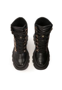 Kazar - Botki na koturnie z bieżnikiem. Wysokość cholewki: przed kolano. Zapięcie: sznurówki. Kolor: czarny. Materiał: skóra. Szerokość cholewki: normalna. Obcas: na koturnie #4