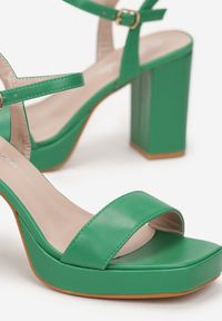 Renee - Zielone Sandały z Kwadratowym Noskiem na Słupku i Platformie Raysa. Kolor: zielony. Obcas: na platformie