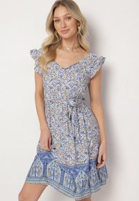 Born2be - Niebieska Wiskozowa Sukienka o Rozkloszowanym Kroju z Wiązanym Paskiem Sepona. Okazja: na co dzień. Typ kołnierza: dekolt w kształcie V. Kolor: niebieski. Materiał: wiskoza. Wzór: aplikacja. Styl: elegancki, casual #1