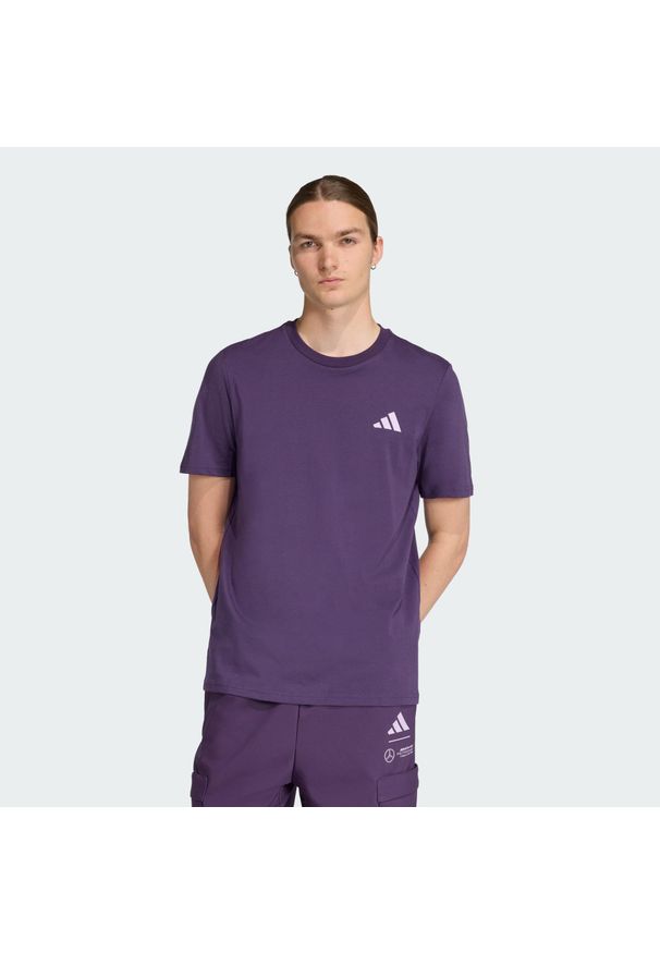 Adidas - Koszulka Mercedes - AMG Petronas Formula One Team Premium Woven Graphic. Kolor: fioletowy. Sport: fitness