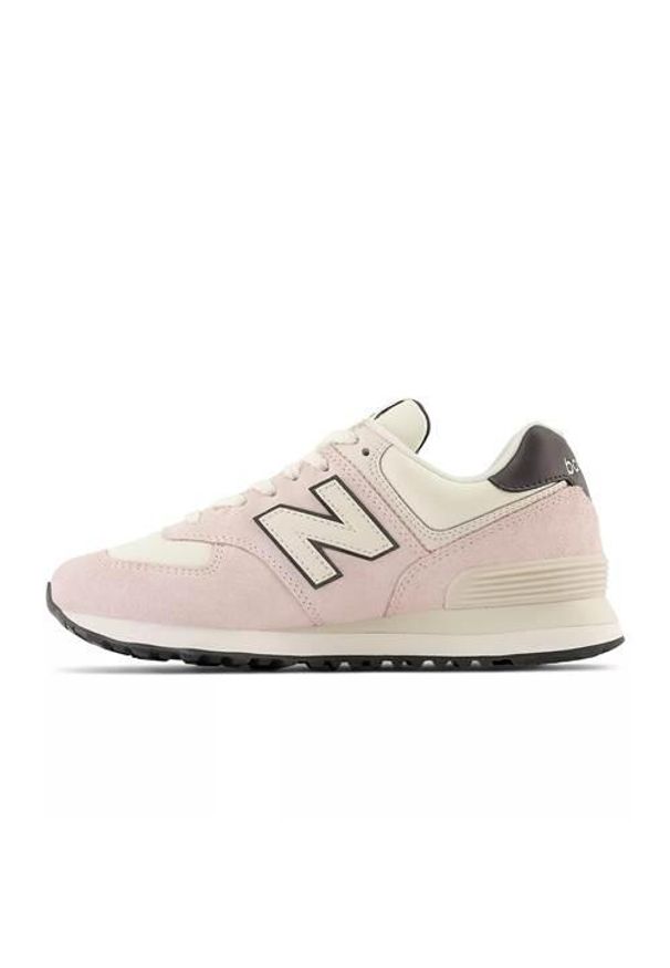 Buty do chodzenia damskie New Balance 574. Zapięcie: sznurówki. Kolor: różowy. Materiał: zamsz, materiał, syntetyk. Szerokość cholewki: normalna. Model: New Balance 574. Sport: turystyka piesza