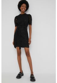Answear Lab sukienka damska kolor czarny rozkloszowana. Kolor: czarny. Długość rękawa: krótki rękaw. Typ sukienki: rozkloszowane. Styl: wakacyjny