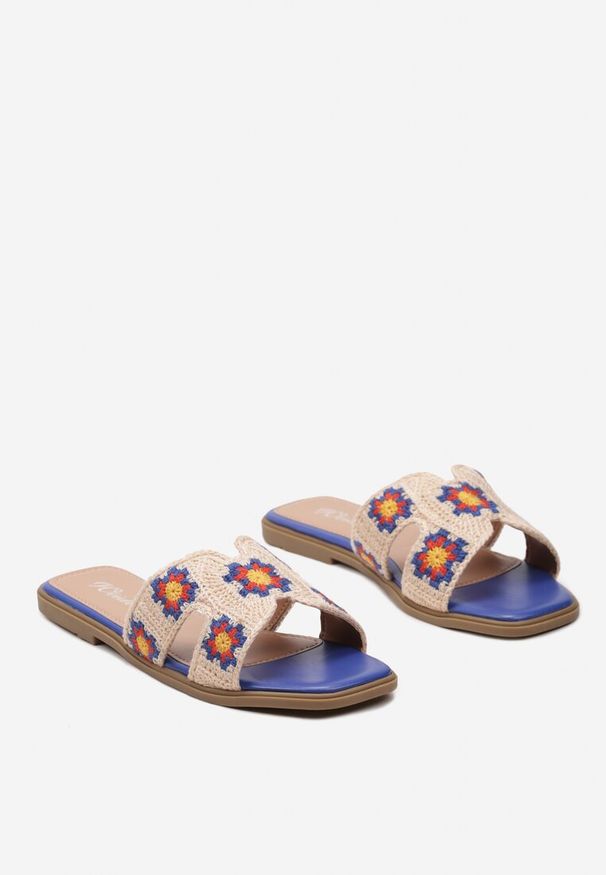 Born2be - Niebieskie Klapki na Płaskiej Podeszwie z Ozdobnym Haftem Laviera. Okazja: na plażę, na co dzień. Nosek buta: otwarty. Kolor: niebieski. Wzór: haft. Materiał: materiał. Sezon: lato. Obcas: na płaskiej podeszwie. Styl: elegancki, casual, klasyczny. Wysokość obcasa: niski