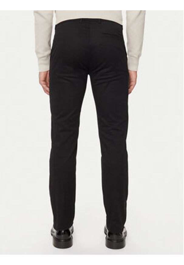 Calvin Klein Chinosy K10K113429 Czarny Slim Fit. Kolor: czarny. Materiał: bawełna