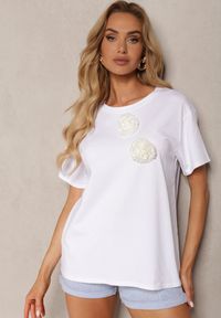 Renee - Biały Bawełniany T-shirt z Ozdobną Aplikacją Kwiatu Risabelle. Okazja: na co dzień. Kolor: biały. Materiał: bawełna. Wzór: aplikacja, kwiaty. Styl: casual, elegancki, wizytowy