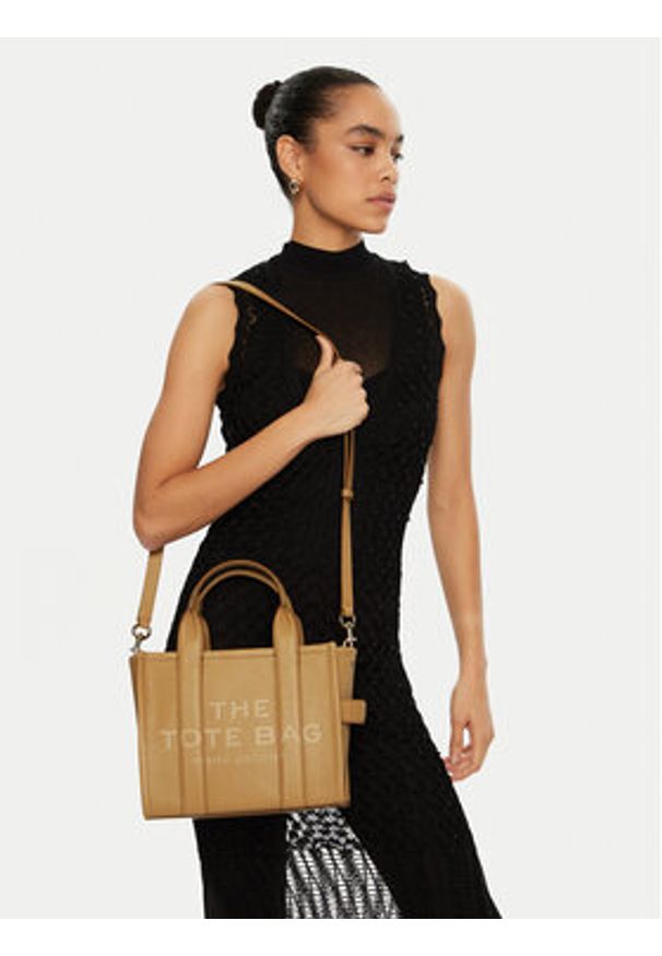 MARC JACOBS - Marc Jacobs Torebka H009L01SP21 Brązowy. Kolor: brązowy. Materiał: skórzane