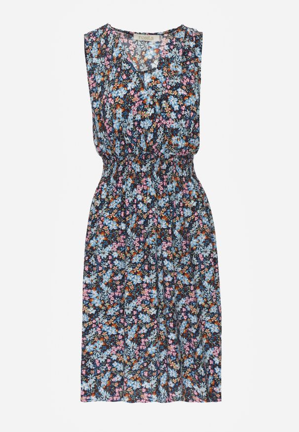 Renee - Granatowa Kwiecista Sukienka Midi z Wiskozy Bez Rękawów z Gumkami w Talii Sarunna. Okazja: na co dzień. Kolor: niebieski. Materiał: wiskoza. Długość rękawa: bez rękawów. Wzór: aplikacja. Sezon: wiosna, lato. Styl: casual. Długość: midi