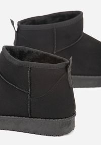 Renee - Czarne Śniegowce z Niską Cholewką Retira. Okazja: na co dzień. Wysokość cholewki: przed kostkę. Kolor: czarny. Materiał: jeans. Szerokość cholewki: normalna. Sezon: zima. Styl: casual
