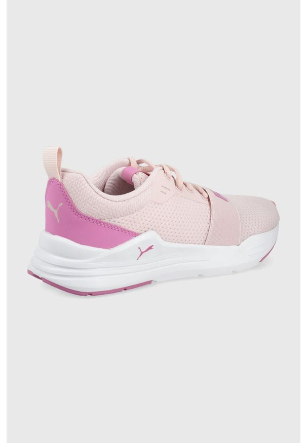 Puma buty dziecięce kolor różowy. Nosek buta: okrągły. Zapięcie: sznurówki. Kolor: różowy