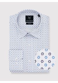 Pako Lorente - PAKO LORENTE – Biała koszula niebieskie trójkąty. Okazja: na co dzień, na imprezę. Typ kołnierza: button down. Kolor: niebieski, biały, wielokolorowy. Długość: długie. Wzór: gładki, nadruk, kwiaty. Materiał: tkanina, elastan, włókno, materiał, bawełna, skóra, jeans. Długość rękawa: długi rękaw. Sezon: wiosna, lato. Styl: casual, elegancki #1