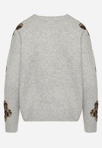 Born2be - Jasnoszary Sweter z Kwiatowymi Naszywkami i Cekinami Ciadora. Okazja: na co dzień. Kolor: szary. Materiał: jeans. Wzór: aplikacja, kwiaty. Styl: elegancki, casual #7