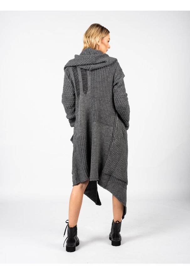 La Haine Inside Us - La Haine Iside Us Kardigan "Unisex-LM056" | A23083J LM056 | Unisex | Mężczyzna | Szary. Typ kołnierza: kaptur. Kolor: szary. Materiał: poliamid, wełna, akryl. Długość: długie. Wzór: aplikacja