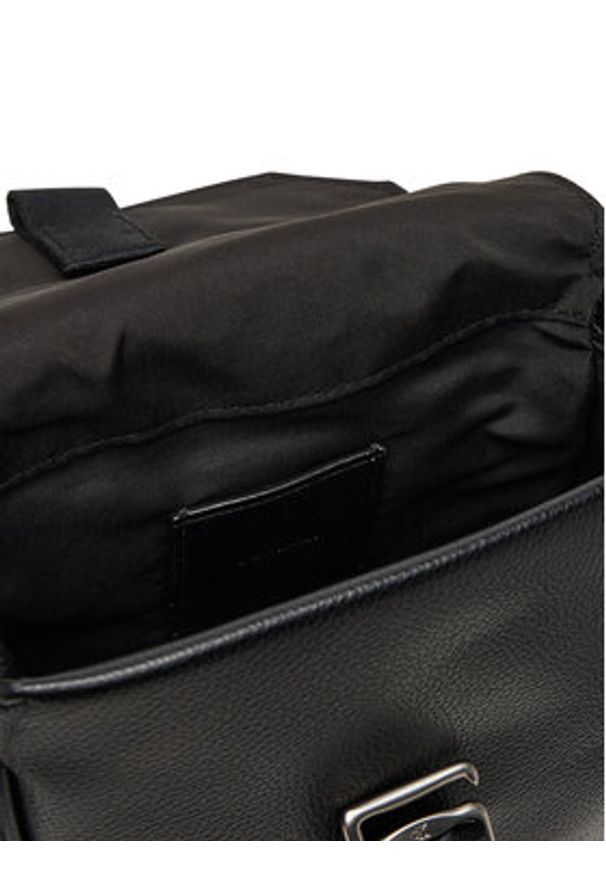 Calvin Klein Saszetka Cargo Flap Reporter LV04D3131G Czarny. Kolor: czarny. Materiał: skóra