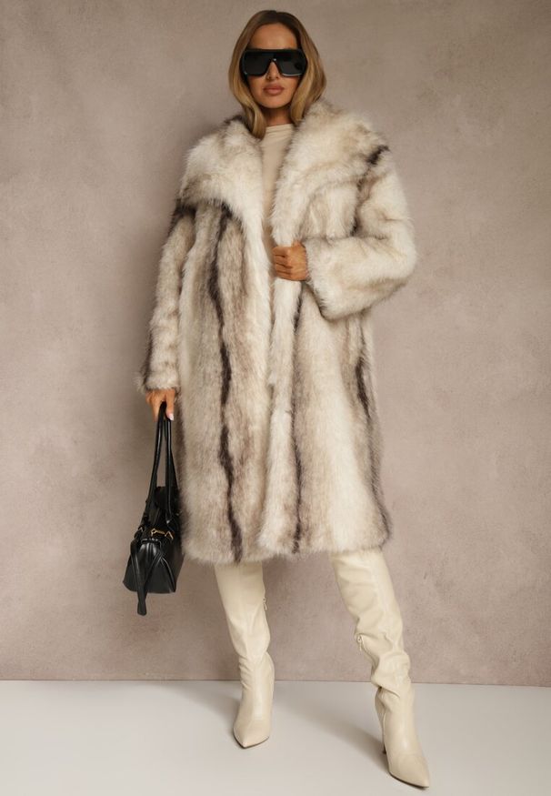 Renee - Biały Płaszcz Futerko o Prostym Kroju z Szerokim Kołnierzem Ezilana. Kolor: biały. Materiał: futro. Styl: elegancki