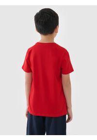 4f - 4F T-shirt z nadrukiem chłopięcy - czerwony 122 (6-7 lat). Okazja: na co dzień. Kolor: czerwony. Materiał: jersey, bawełna, dzianina. Długość rękawa: krótki rękaw. Długość: krótkie. Wzór: nadruk. Sezon: lato. Styl: sportowy, klasyczny, casual #2