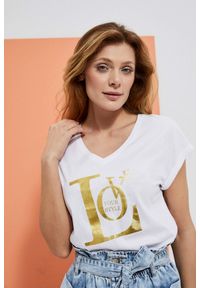 MOODO - Bluzka z metalicznym nadrukiem. Typ kołnierza: dekolt w serek. Materiał: bawełna. Wzór: nadruk #1