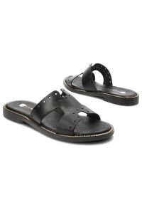 Czarne Klapki Armodo Modne Buty Damskie. Kolor: czarny. Sezon: lato. Obcas: na obcasie. Styl: klasyczny. Wysokość obcasa: niski #4