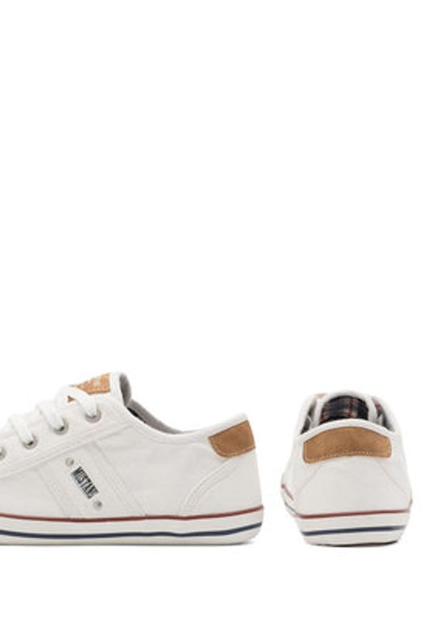 Mustang Trampki 1099-310 Biały. Kolor: biały. Materiał: materiał