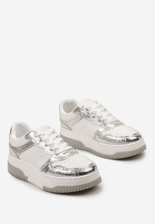 Born2be - Srebrno-Białe Sneakersy na Grubej Podeszwie z Ozdobnymi Wstawkami Uvunna. Okazja: na co dzień. Kolor: biały. Materiał: jeans. Sezon: jesień, wiosna