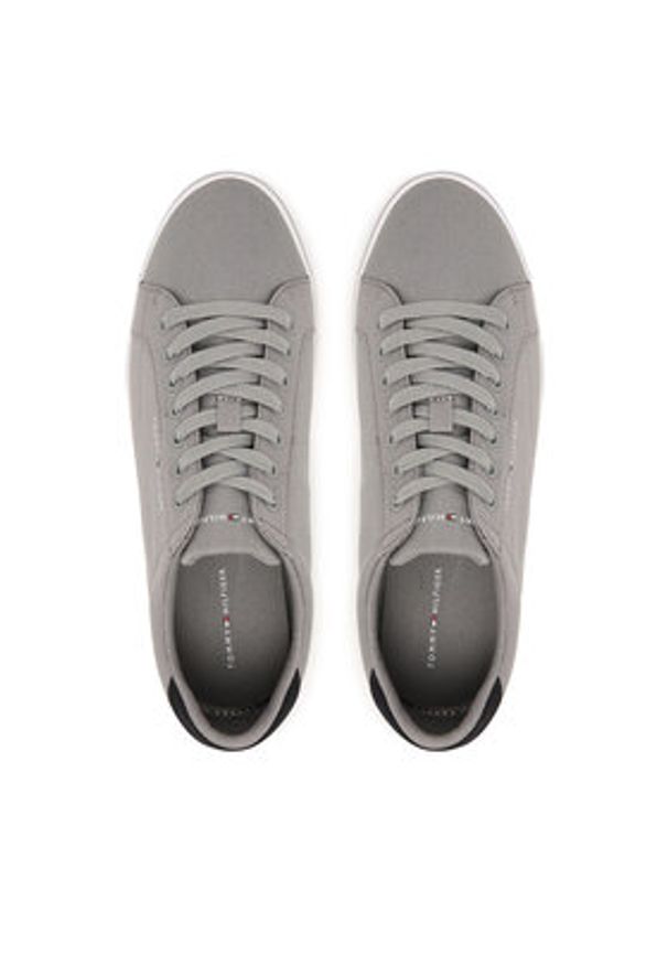 TOMMY HILFIGER - Tommy Hilfiger Tenisówki Vulc Core FM0FM05688 Szary. Kolor: szary. Materiał: materiał
