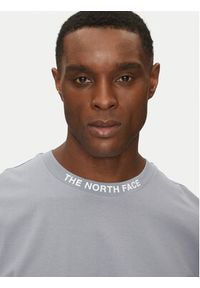 The North Face T-Shirt Zumu NF0A87DD Szary Regular Fit. Kolor: szary. Materiał: bawełna