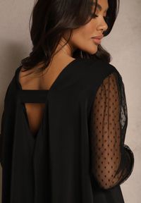 Renee - Czarna Sukienka o Trapezowym Kroju z Przezroczystymi Rękawami i Wycięciem z Tyłu Annalissa. Okazja: na co dzień. Kolor: czarny. Typ sukienki: trapezowe. Styl: elegancki, casual
