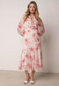 Born2be - Różowa Zwiewna Sukienka z Długim Rękawem Falbanami i Wiązanym Paskiem Aezera. Okazja: na co dzień, do pracy, na randkę. Kolor: różowy. Materiał: jeans, zamsz, poliester. Długość rękawa: długi rękaw. Typ sukienki: proste. Styl: casual, klasyczny, elegancki #6