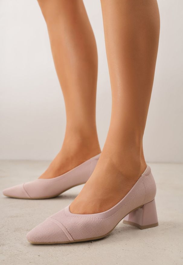 Born2be - Różowe Dzianinowe Czółenka VICES na Niskim Słupku z Miękkim Zapiętkiem i Wkładką Soft-Step Kaleana. Okazja: na spotkanie biznesowe, na co dzień. Kolor: różowy. Materiał: dzianina. Obcas: na słupku. Styl: elegancki, biznesowy, klasyczny, casual