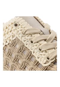 Półbuty damskie S.Barski, cholewka połączenie materiału tekstylnego i koronki wiązanie klasyczne perforowane panele niski fason zaokrąglony nosek, be. Kolor: beżowy. Materiał: materiał, koronka. Szerokość cholewki: normalna. Wzór: koronka. Styl: klasyczny #3