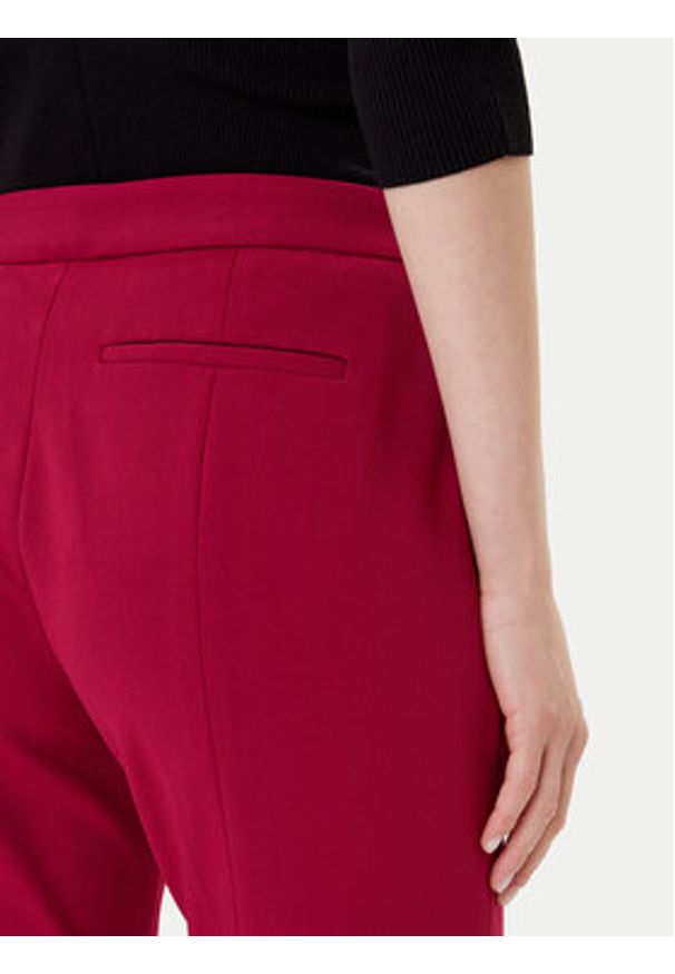 DKNY Chinosy P9RK6AWP Bordowy Slim Fit. Kolor: czerwony. Materiał: syntetyk