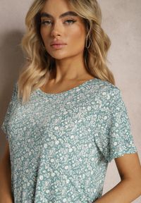 Renee - Zielona Krótka Sukienka z Rozkloszowanym Dołem i Okrągłym Dekoltem z Wiskozy Dapnehli. Okazja: na co dzień. Kolor: zielony. Materiał: wiskoza. Wzór: kwiaty. Sezon: lato. Typ sukienki: proste. Styl: casual. Długość: mini #3