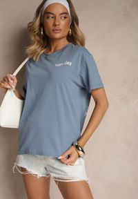 Renee - Niebieski T-shirt z Bawełny o Kroju Oversize Fillinea. Okazja: na co dzień. Kolor: niebieski. Materiał: bawełna. Wzór: napisy, aplikacja. Styl: klasyczny, casual #3