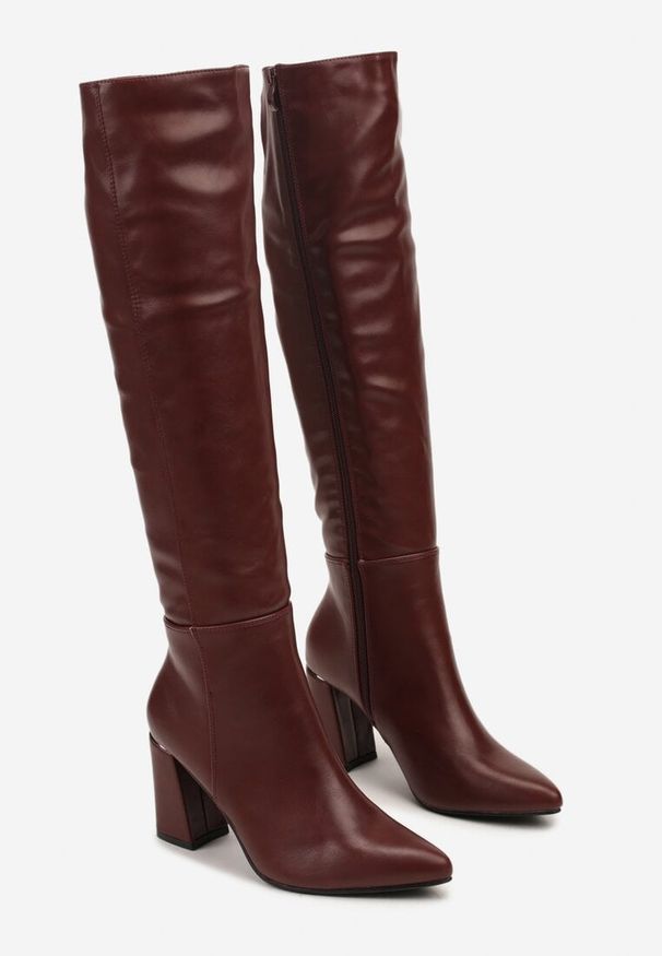 Renee - Bordowe Kozaki Vices na Stożku ze Szpiczastym Noskiem Asarrise. Okazja: na co dzień. Nosek buta: szpiczasty. Kolor: czerwony. Materiał: jeans. Obcas: na stożku. Styl: casual. Wysokość obcasa: średni